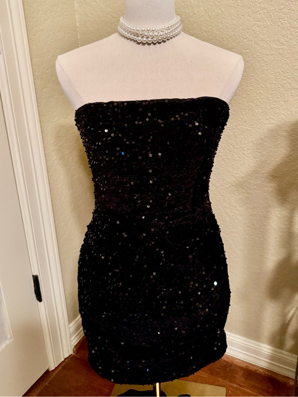 Black Strapless Sequin Bodycon Mini Dress